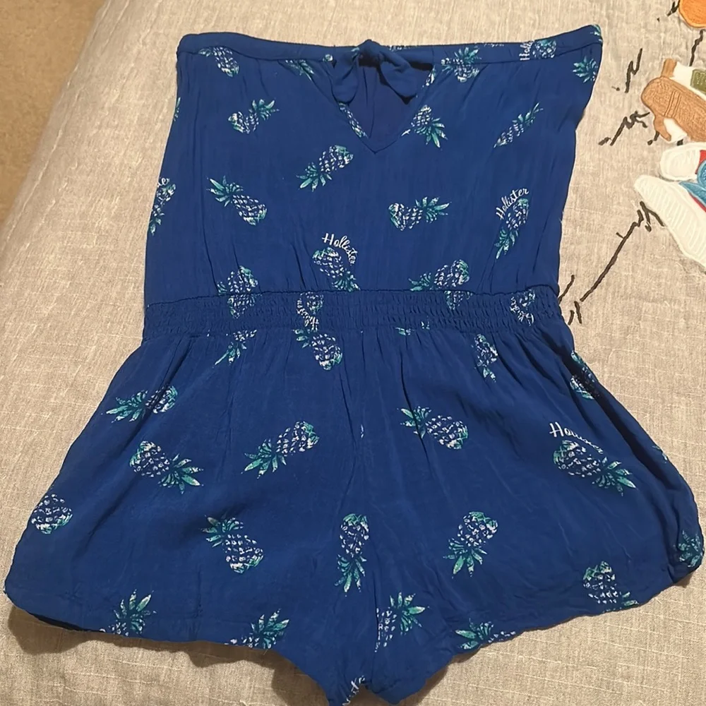 Hollister Strapless Blue Pineapple Romper- Size XS - Picture 4 of 6